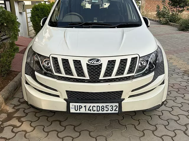 2014 Mahindra XUV500 W8