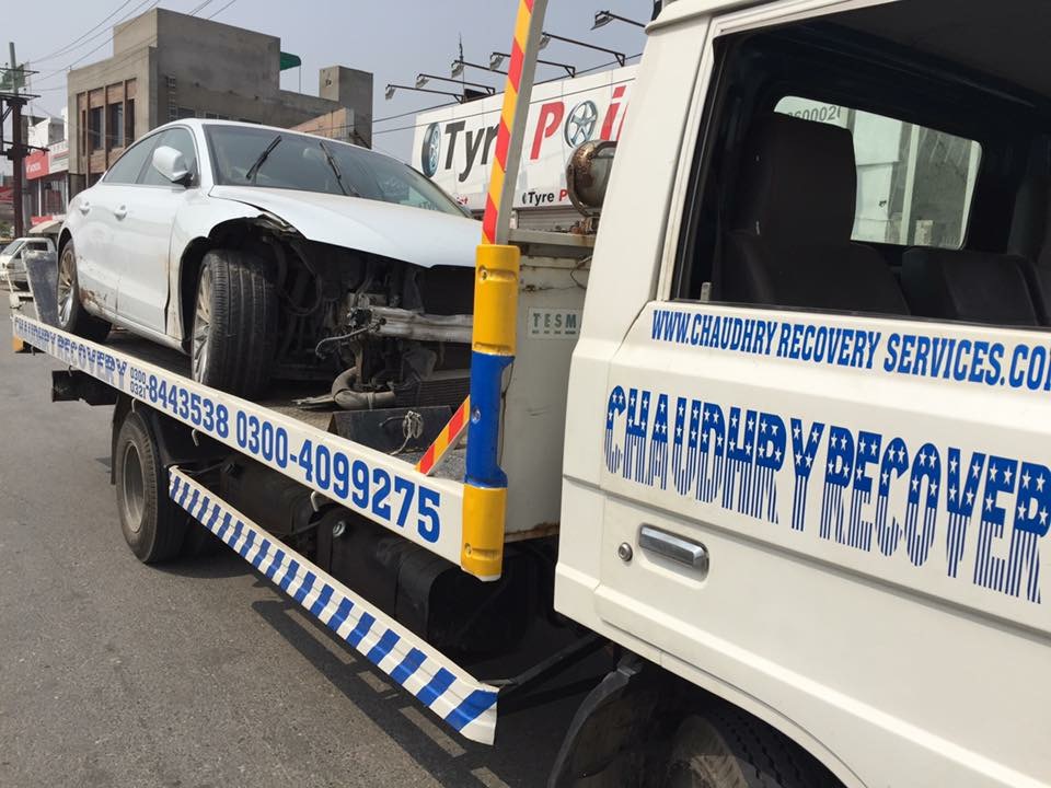 Chaudhry Car Towing Breakdown Recovery services Lahore Islamabad